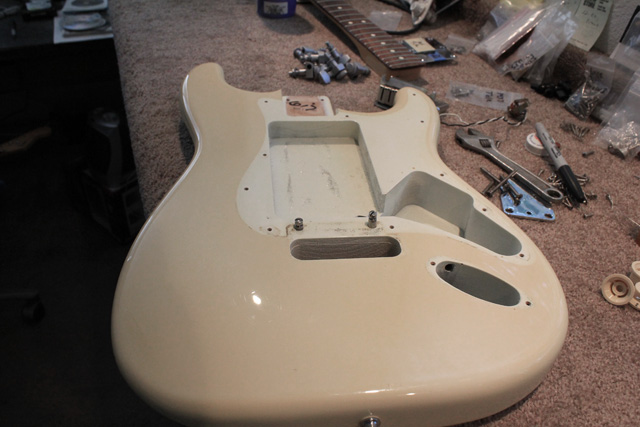 http://xhefriguitars.com/Stuff/Plus%20Colors/87_Yellowing2.jpg